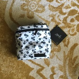 Jujube fuel cell- bottle holder